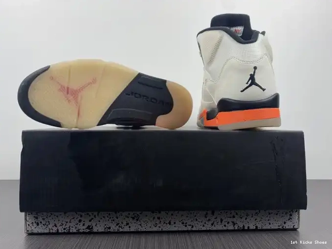1st Kicks Shoes 5 DC1060-100 Jordan Retro Orange Total 0525